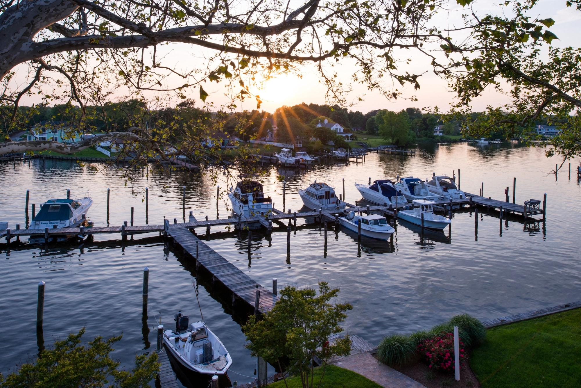 Anchored At Hidden Harbor 4* Deale
